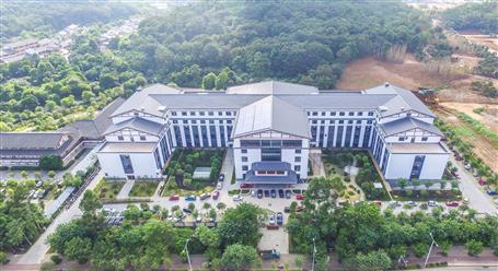 柳州市老年活動(dòng)中心項(xiàng)目迎來(lái)國(guó)家優(yōu)質(zhì)工程獎(jiǎng)專(zhuān)家組復(fù)查