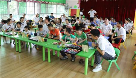 冶建青年走進(jìn)兒童福利院，帶去愛的“綠動”