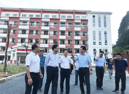 鄭俊康等柳州市領(lǐng)導到冶建公司承建項目調(diào)研