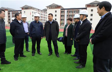 鄺驅到古宜鎮(zhèn)第三初級中學項目檢查指導工作