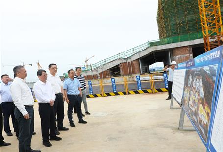柳州市委書記吳煒、市長張壯到第十二分公司項目調(diào)研指導